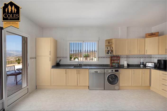 Image No.17-5 Bed Villa / Detached for sale