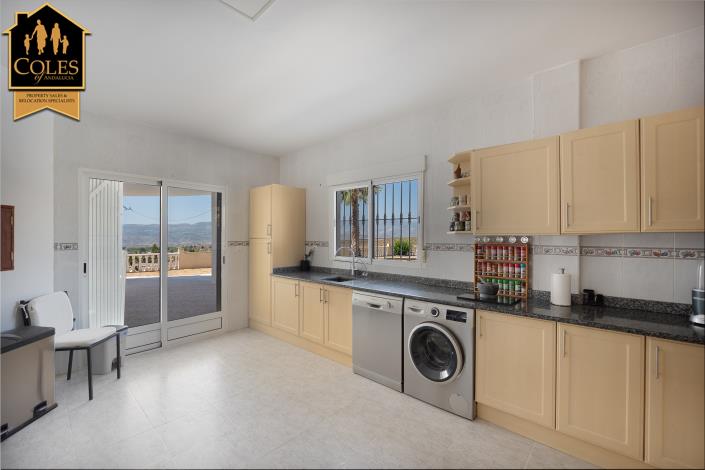 Image No.19-5 Bed Villa / Detached for sale