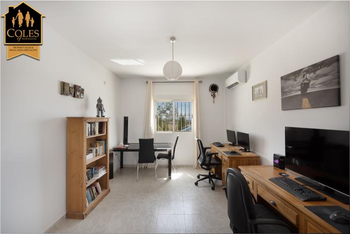 Image No.22-5 Bed Villa / Detached for sale