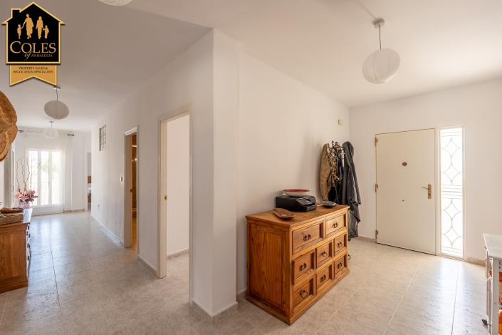Image No.23-5 Bed Villa / Detached for sale