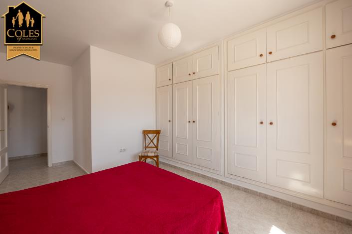 Image No.25-5 Bed Villa / Detached for sale