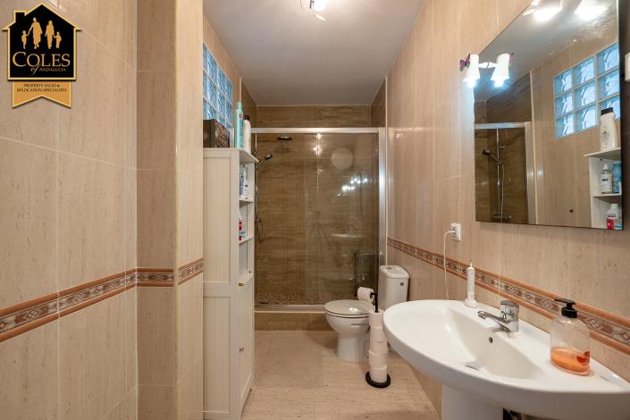 Image No.26-5 Bed Villa / Detached for sale
