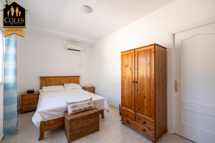 Image No.31-5 Bed Villa / Detached for sale