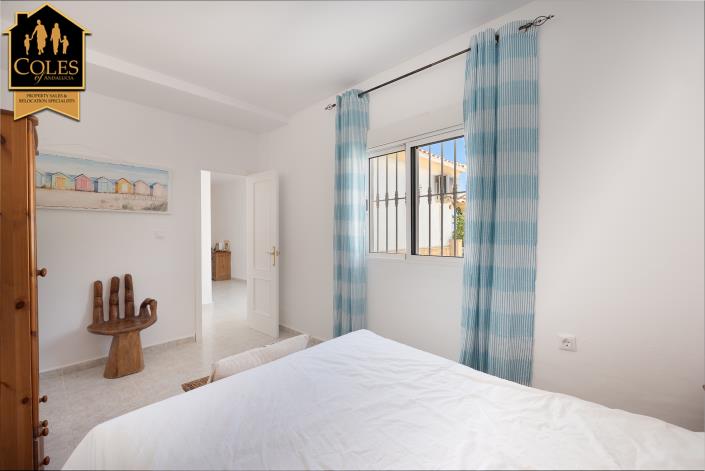 Image No.32-5 Bed Villa / Detached for sale