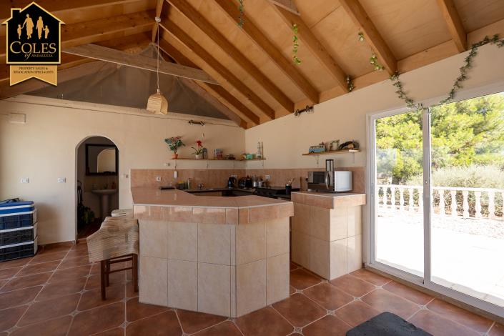 Image No.35-5 Bed Villa / Detached for sale