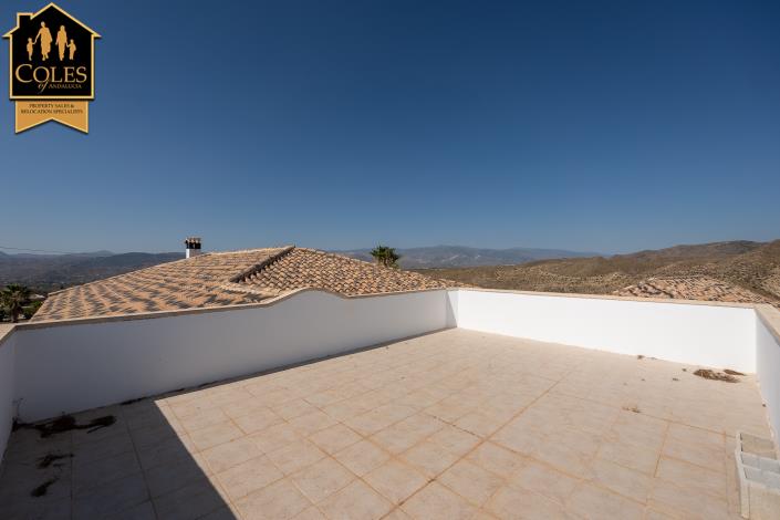 Image No.45-5 Bed Villa / Detached for sale