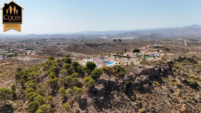 Image No.50-5 Bed Villa / Detached for sale