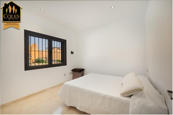 Image No.17-4 Bed Villa / Detached for sale