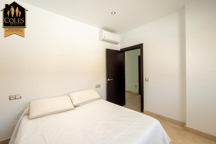 Image No.18-4 Bed Villa / Detached for sale