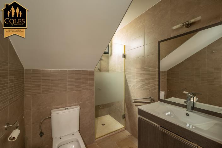 Image No.23-4 Bed Villa / Detached for sale