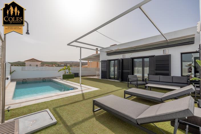 Image No.29-4 Bed Villa / Detached for sale