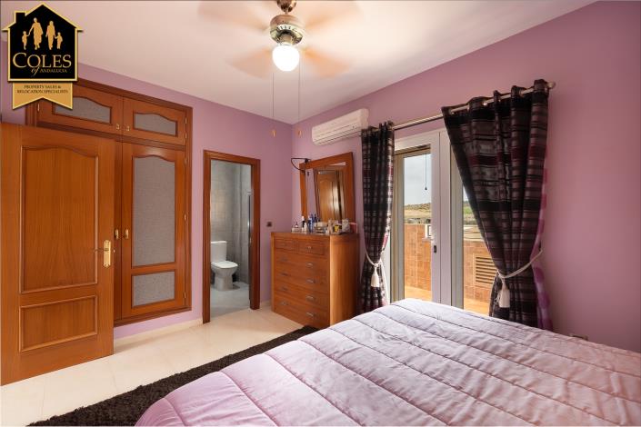Image No.19-3 Bed Villa for sale