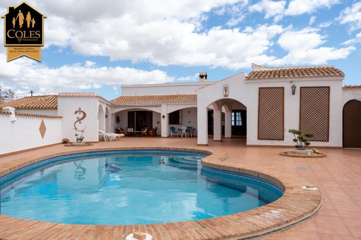 Image No.13-4 Bed Villa / Detached for sale