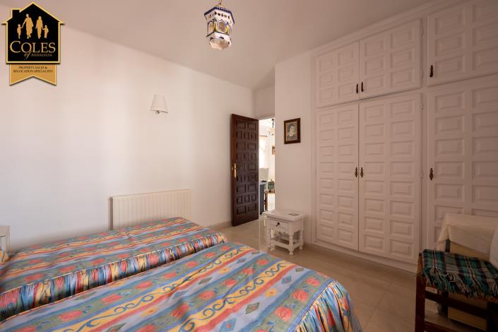 Image No.22-4 Bed Villa / Detached for sale