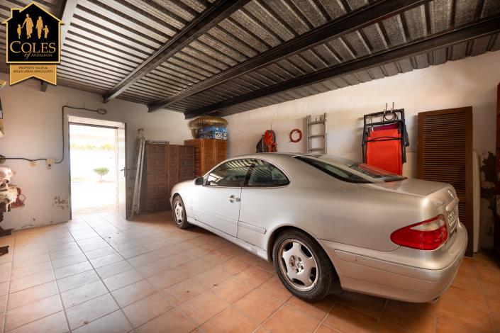 Image No.28-4 Bed Villa / Detached for sale