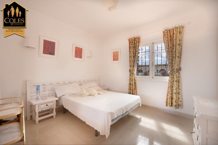 Image No.33-4 Bed Villa / Detached for sale