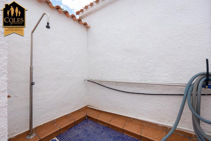 Image No.37-4 Bed Villa / Detached for sale