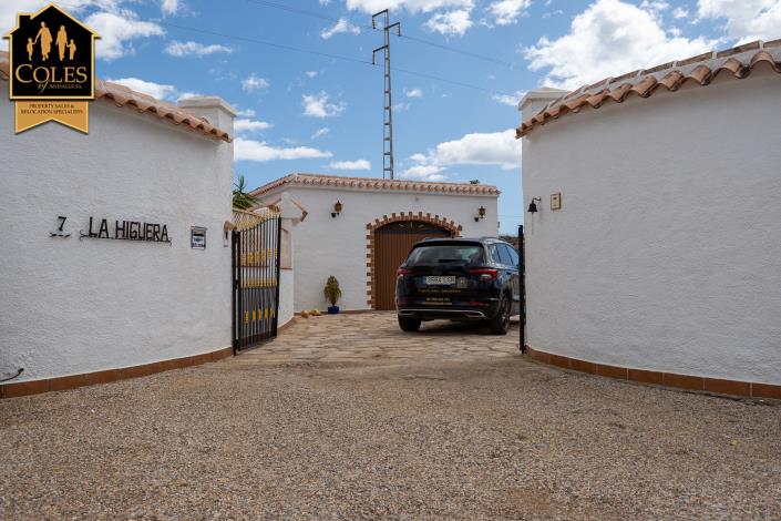 Image No.39-4 Bed Villa / Detached for sale