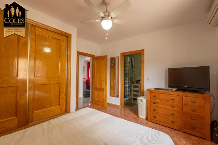 Image No.18-3 Bed Villa / Detached for sale