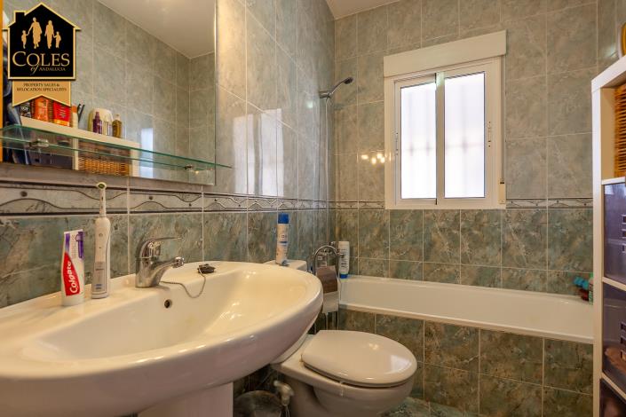 Image No.20-3 Bed Villa / Detached for sale