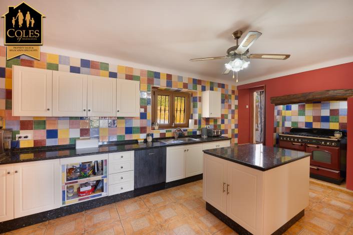 Image No.21-6 Bed Cortijo for sale