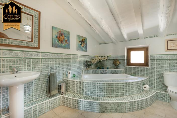 Image No.30-6 Bed Cortijo for sale