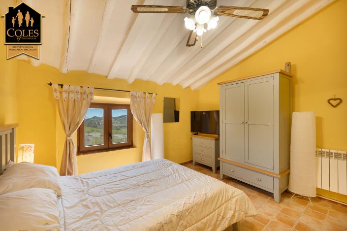 Image No.40-6 Bed Cortijo for sale