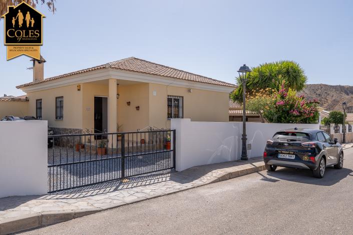 Image No.10-3 Bed Villa / Detached for sale
