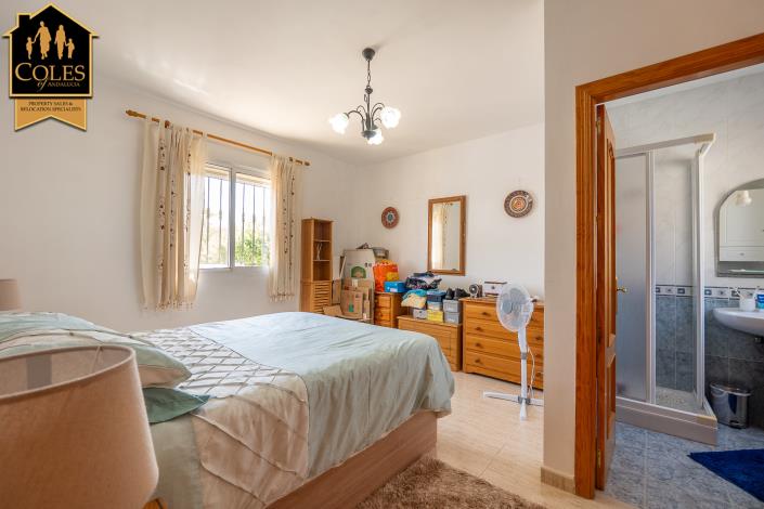 Image No.25-3 Bed Villa / Detached for sale