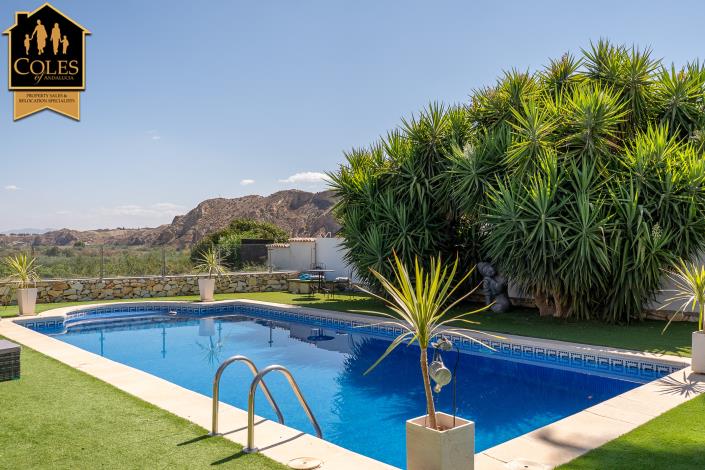 Image No.5-4 Bed Villa / Detached for sale