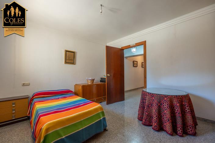 Image No.13-7 Bed Villa / Detached for sale