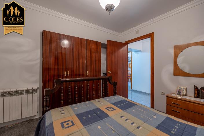 Image No.17-7 Bed Villa / Detached for sale