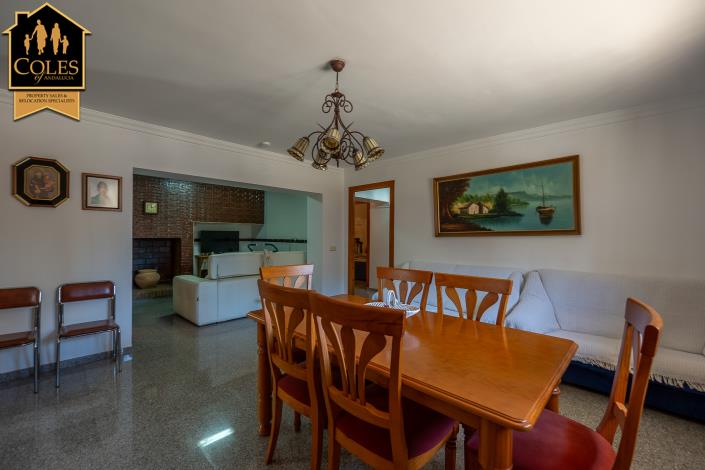Image No.24-7 Bed Villa / Detached for sale