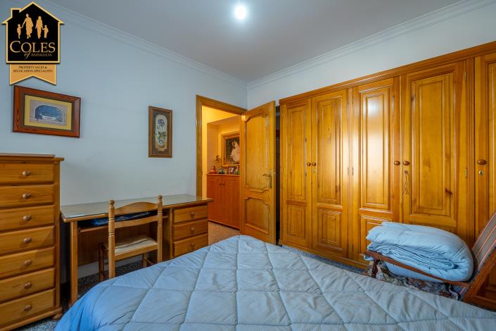 Image No.30-7 Bed Villa / Detached for sale