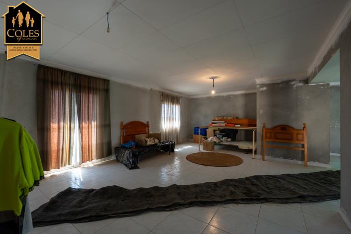 Image No.33-7 Bed Villa / Detached for sale