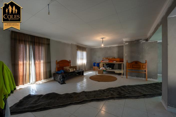 Image No.32-7 Bed Villa / Detached for sale