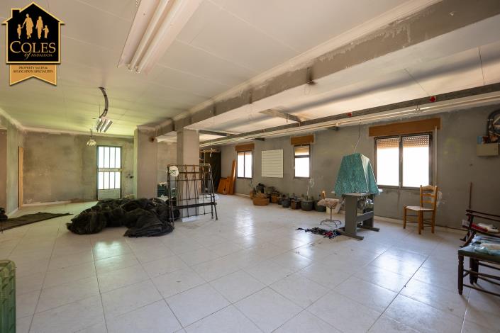 Image No.38-7 Bed Villa / Detached for sale