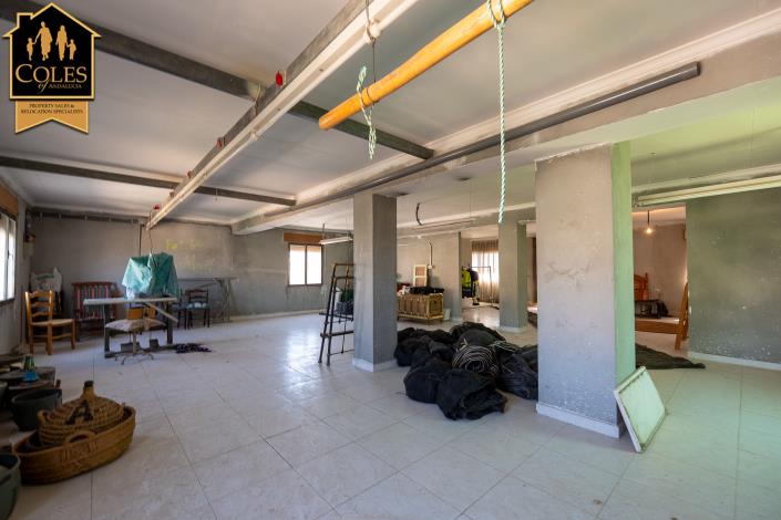 Image No.39-7 Bed Villa / Detached for sale