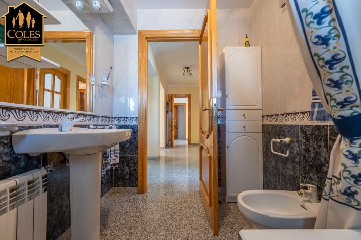 Image No.48-7 Bed Villa / Detached for sale