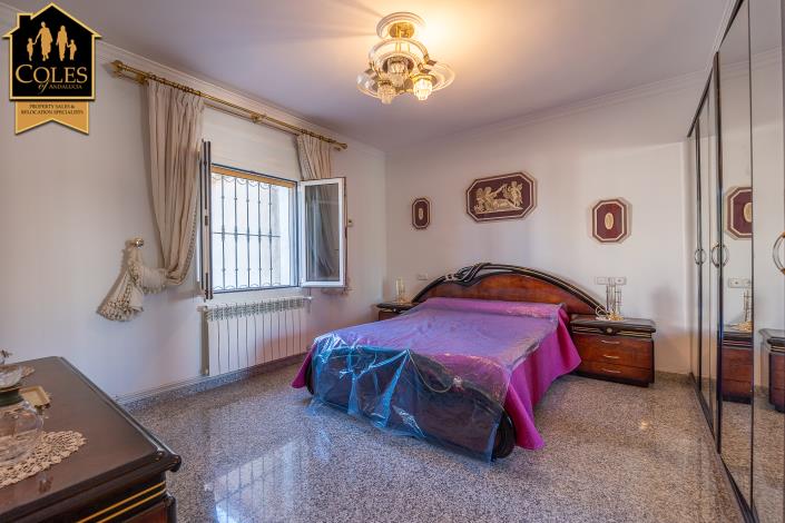Image No.54-7 Bed Villa / Detached for sale