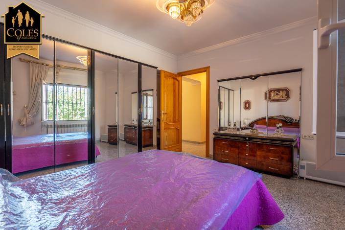 Image No.55-7 Bed Villa / Detached for sale