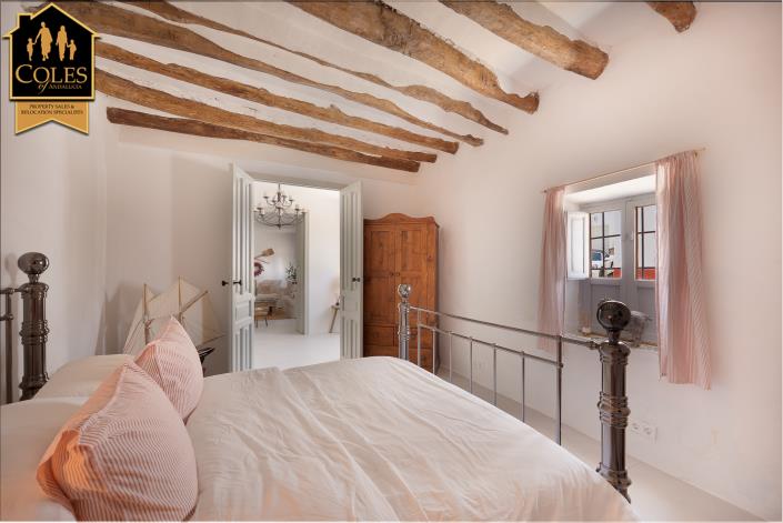 Image No.17-4 Bed Cortijo for sale