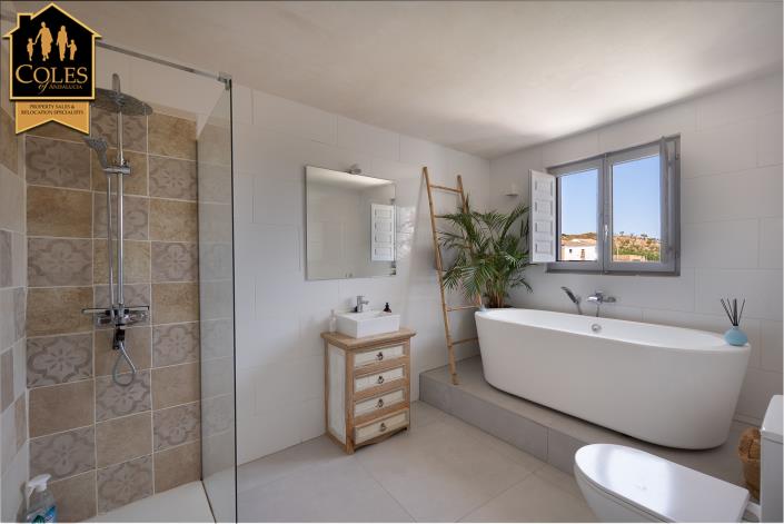 Image No.24-4 Bed Cortijo for sale