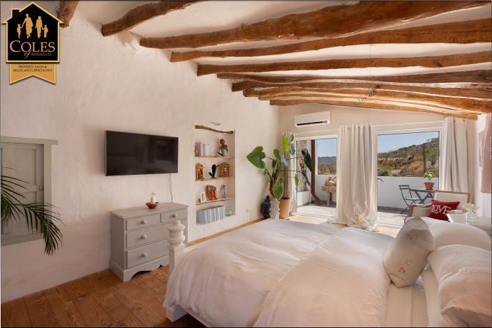 Image No.26-4 Bed Cortijo for sale