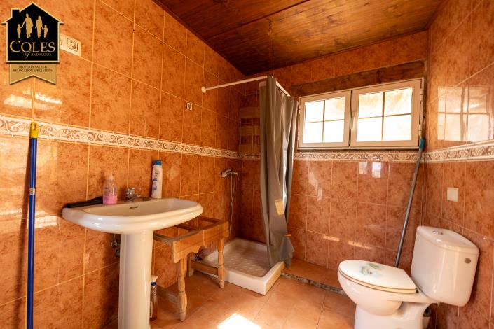 Image No.17-5 Bed Villa / Detached for sale