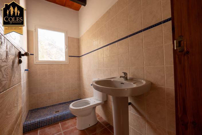 Image No.22-5 Bed Villa / Detached for sale