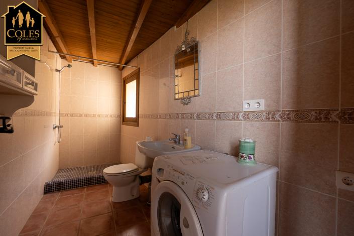 Image No.25-5 Bed Villa / Detached for sale