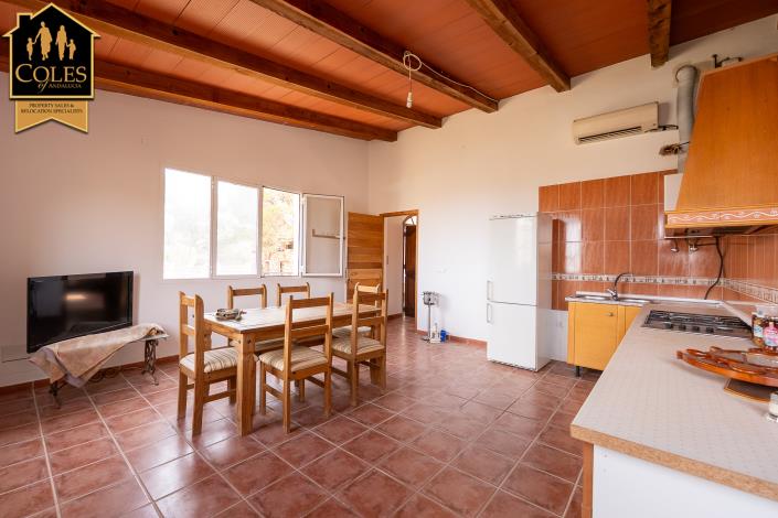 Image No.27-5 Bed Villa / Detached for sale