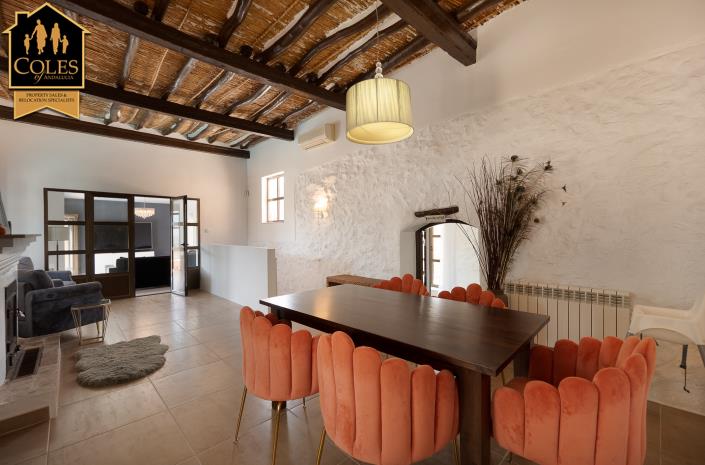 Image No.17-5 Bed Villa / Detached for sale