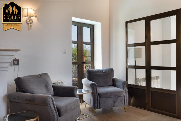 Image No.16-5 Bed Villa / Detached for sale